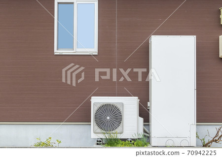 Building parts_outer wall and hot water supply equipment 70942225
