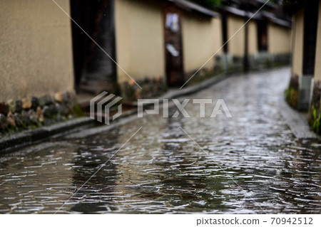 在雨中長町武士住宅遺址的風景 在雨中長町武士住宅遺址的風景 70942512