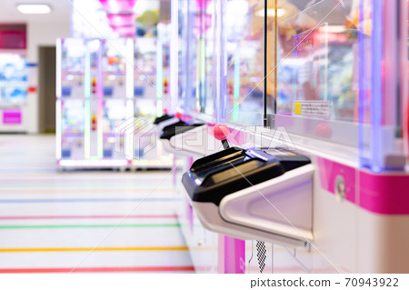 Crane game UFO catcher game center 70943922