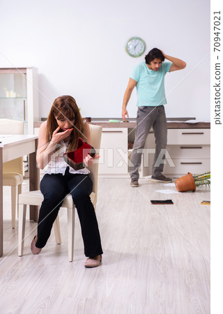 Young couple found their house after burglary robbed by burglars 70947021