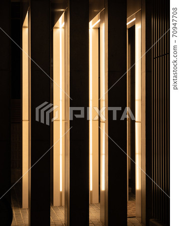 Building pillars and shining lights at night Building pillars and shining lights at night 70947708