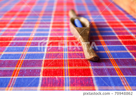 Old equipment for weaving 70948862