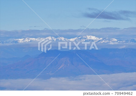 Mt. Hakuba and Mt. Iizuna from Mt. Iwasuge Mt. Hakuba and Mt. Iizuna from Mt. Iwasuge 70949462