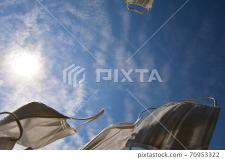 面具和天空 70953322