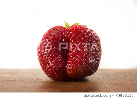 Strawberry Strawberry 70956135