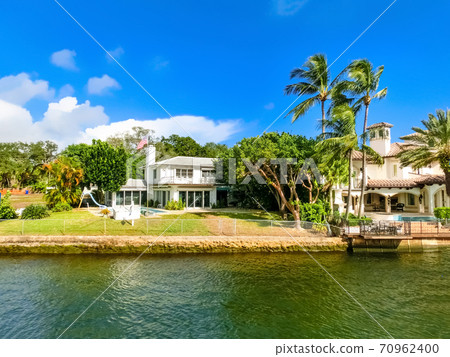 Luxury mansion in exclusive part of Fort Lauderdale Luxury mansion in exclusive part of Fort Lauderdale 70962400
