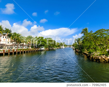 Luxury mansion in exclusive part of Fort Lauderdale Luxury mansion in exclusive part of Fort Lauderdale 70962405