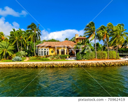 Luxury mansion in exclusive part of Fort Lauderdale 70962419