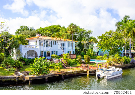 Luxury mansion in exclusive part of Fort Lauderdale Luxury mansion in exclusive part of Fort Lauderdale 70962491
