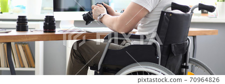 Employee in personal cabinet Employee in personal cabinet 70964826