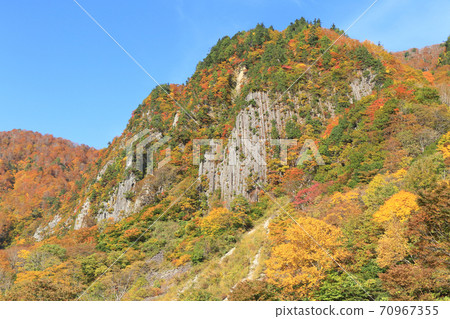 Autumn in Akiyamago 70967355