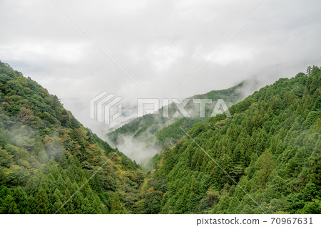 山雲 山雲 70967631
