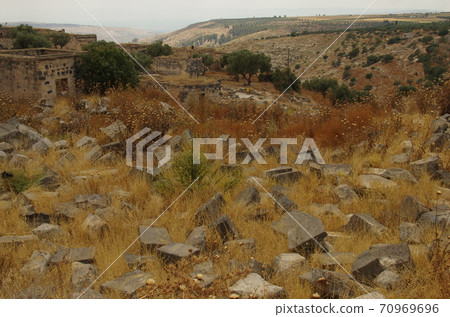[Jordan] Irbid, stones of the ruins scattered in the collapse of the Ummukais ruins 70969696