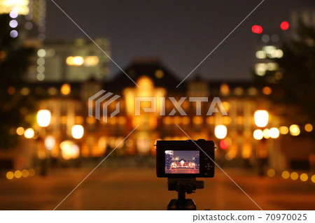 Tokyo station night view shooting 70970025