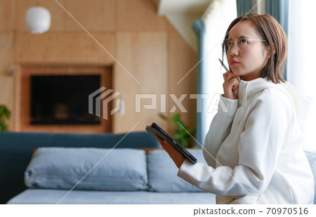 女性肖像 70970516
