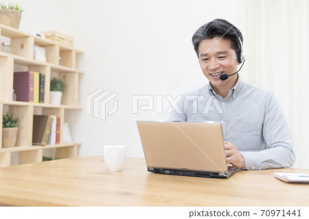 Middle men teleworking 70971441