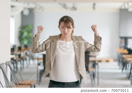 憤怒的女人 70973011