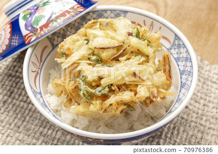 Kakiage bowl, Kakiage tendon 70976386