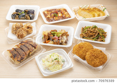 Food supermarket side dish 70976389