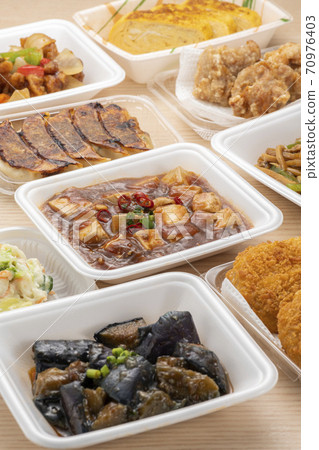 Food supermarket side dish 70976403