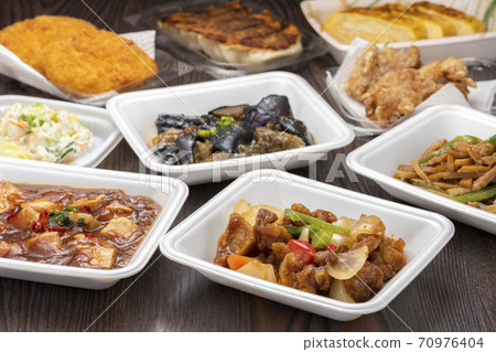 Food supermarket side dish 70976404