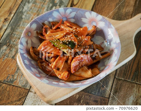Asian Food Stir-fried Squid and Vegetables 70976620