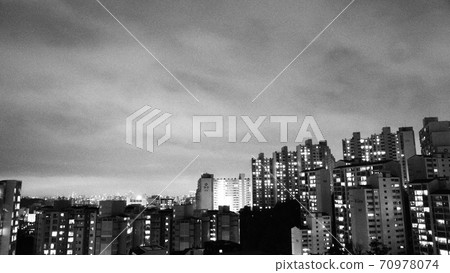 Seoul Sky 70978074