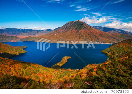 Autumn Nikko ・ Scenery from Hangetsuyama Observatory ・ Lake Chuzenji, Mt. Nantai and Hatcho Dejima [Tochigi Prefecture] 70978563