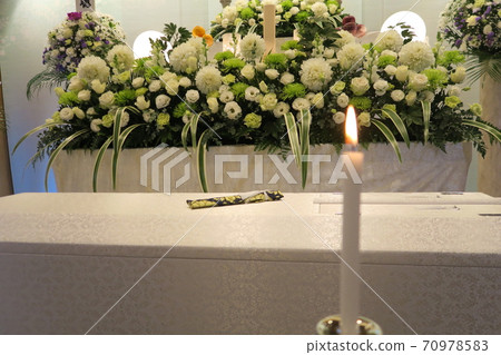 Flower altar Flower altar 70978583