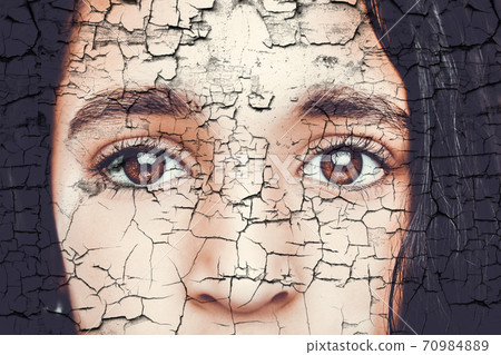 A beautiful insightful look eye. Close up shot. 70984889