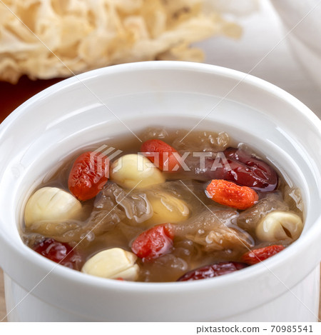 白木耳 銀耳 蓮子 紅棗 枸杞 湯 甜湯 snow fungus soup トレメラスープ 70985541
