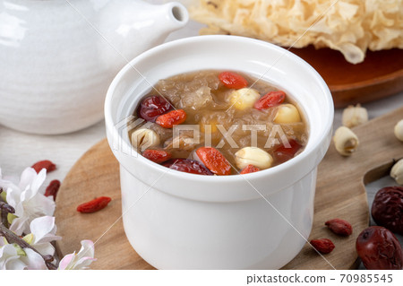 White fungus, white fungus, lotus seeds, red dates, wolfberry soup, sweet soup, snow fungus soup トレメラスープ 70985545