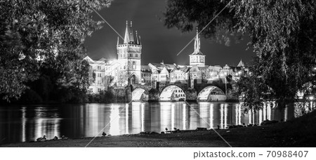 Charles Bridge by night 70988407