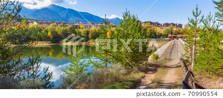 Bansko autumn banner with lake, Bulgaria Bansko autumn banner with lake, Bulgaria 70990554