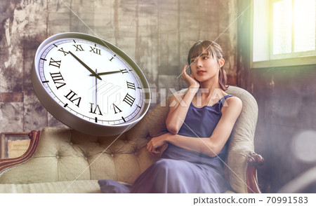 Female portrait 70991583