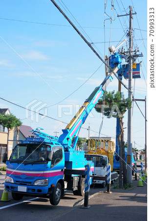 Electric wire construction with aerial work platforms 70993313