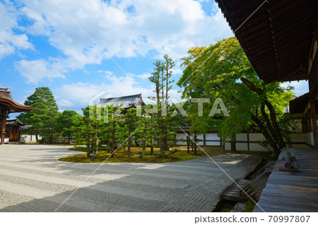 Ninnaji White Paper Institute and South Garden 70997807