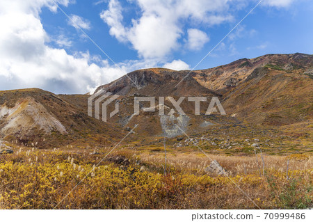 Autumn Bandai-Azuma Skyline Scenery Autumn Leaves Fukushima City, Fukushima Prefecture 70999486