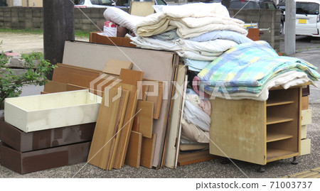 Oversized garbage storage Oversized garbage storage 71003737