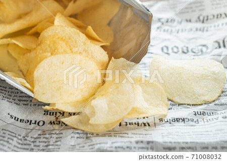 Potato chips in a bag Potato chips in a bag 71008032