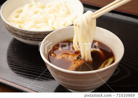 Udon noodles Udon noodles 71010989