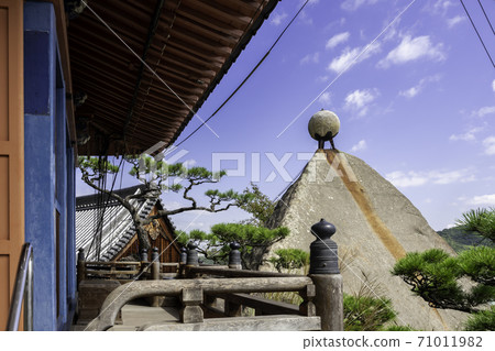 Senkoji Temple Tamanoiwa, Onomichi City, Hiroshima Prefecture 71011982
