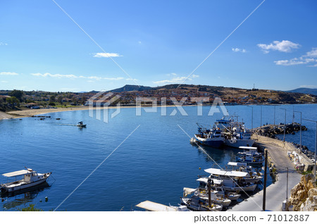 Village and port by the sea in Nea Roda 71012887