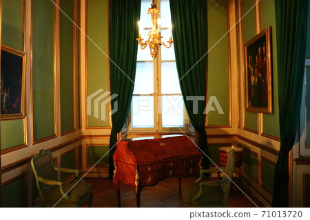 Nymphenburg Palace, a tourist attraction in Munich, Germany Nymphenburg Palace, a tourist attraction in Munich, Germany 71013720