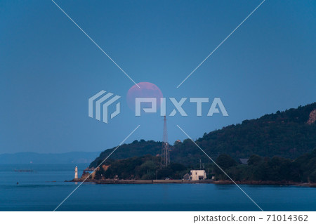 從瀨戶內海昇起的滿月 71014362