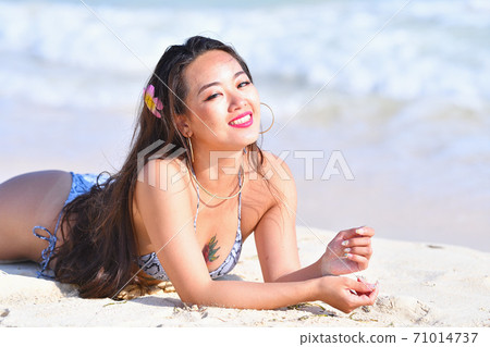 比基尼女孩 比基尼女孩 71014737