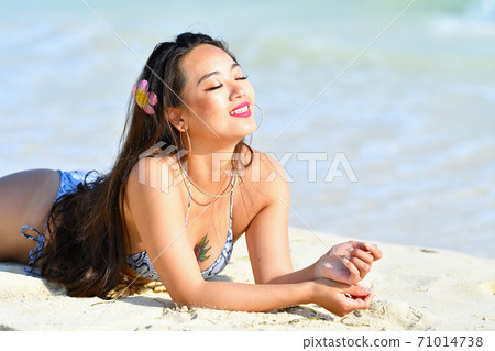 比基尼女孩 比基尼女孩 71014738