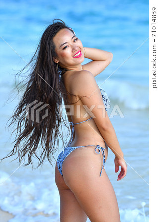 Bikini girls 71014839