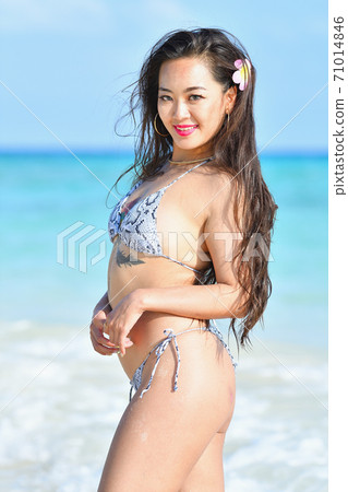 Bikini girls 71014846