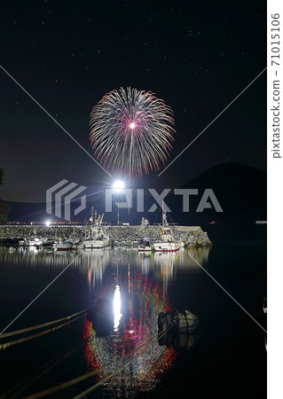 Fireworks on Tsukumi Island, Usuki City 71015106